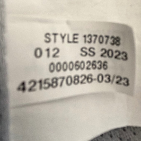 Under Armour NWT ladies loose fit lightweight jacket two tone grey size M - Picture 16 of 16